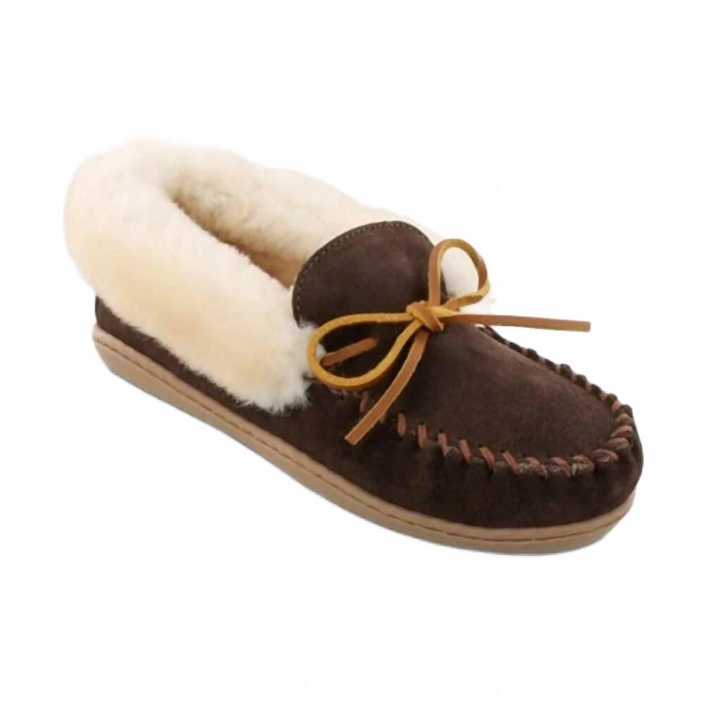NEW MINNETONKA women's alpine sheepskin moccasins in chocolate